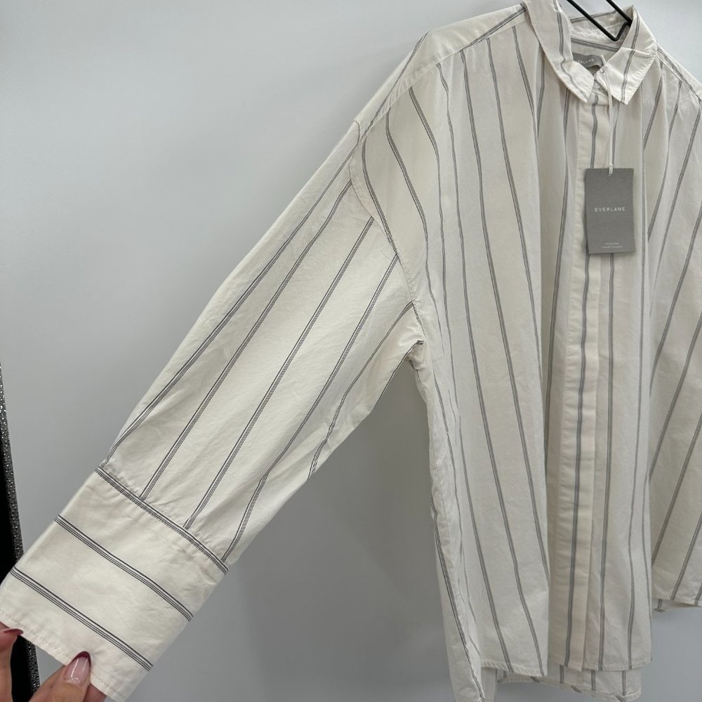 Everlane The Oversized Poplin Button Down Shirt - Picture 8 of 14